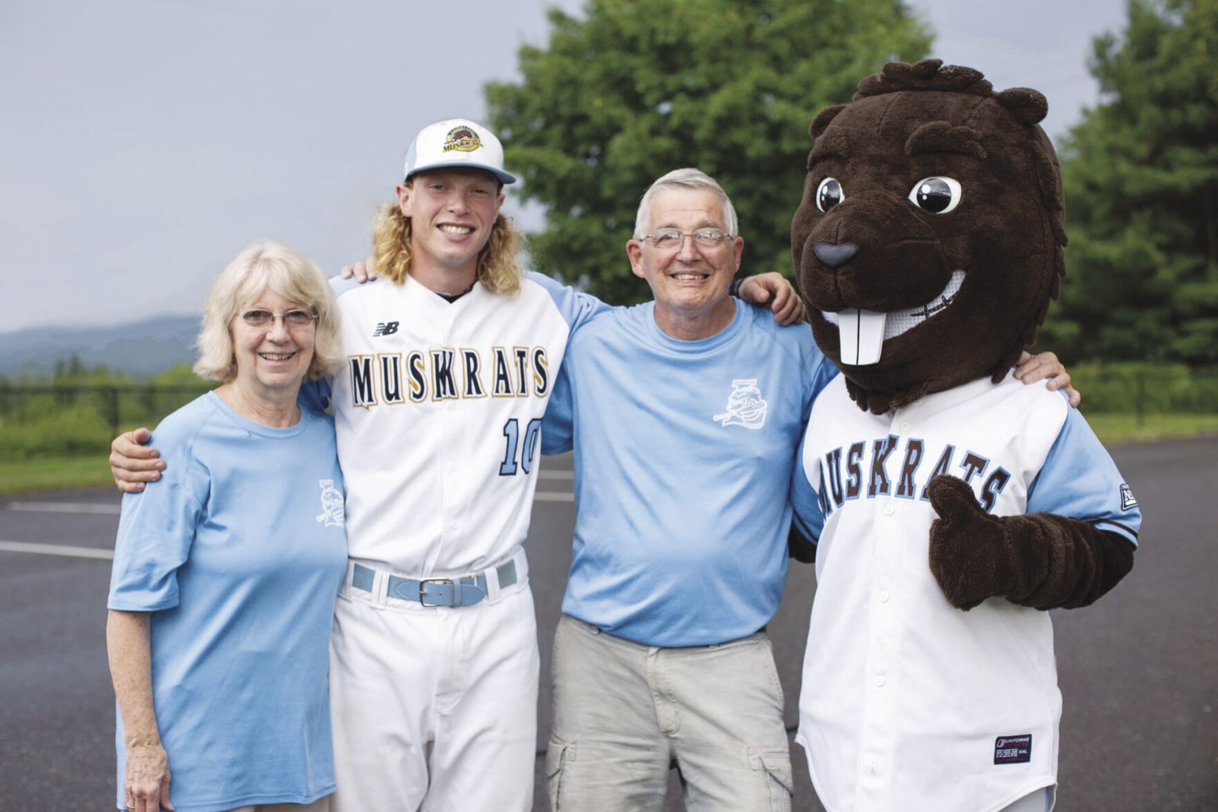 Winnipesaukee Muskrats seek host families